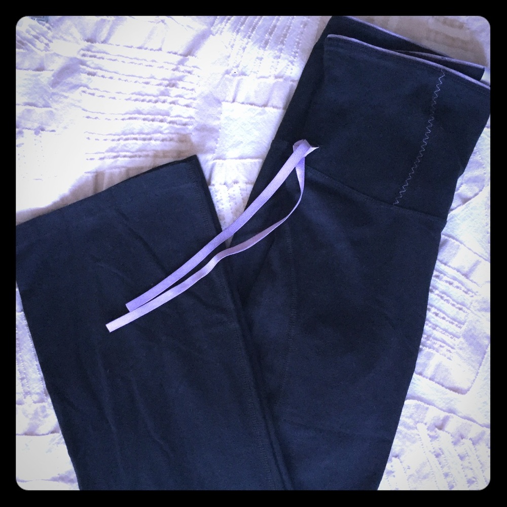 High waisted black yoga pants